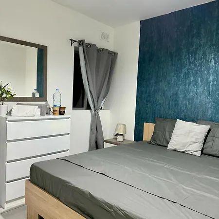 Cozy Bugibba Two Bedroom Daire *
