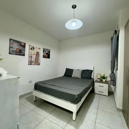 Cozy Bugibba Two Bedroom Daire