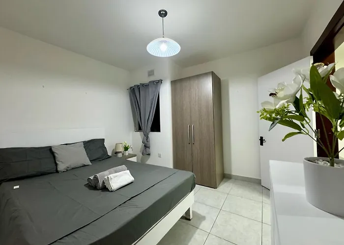 Cozy Bugibba Two Bedroom Apartament *